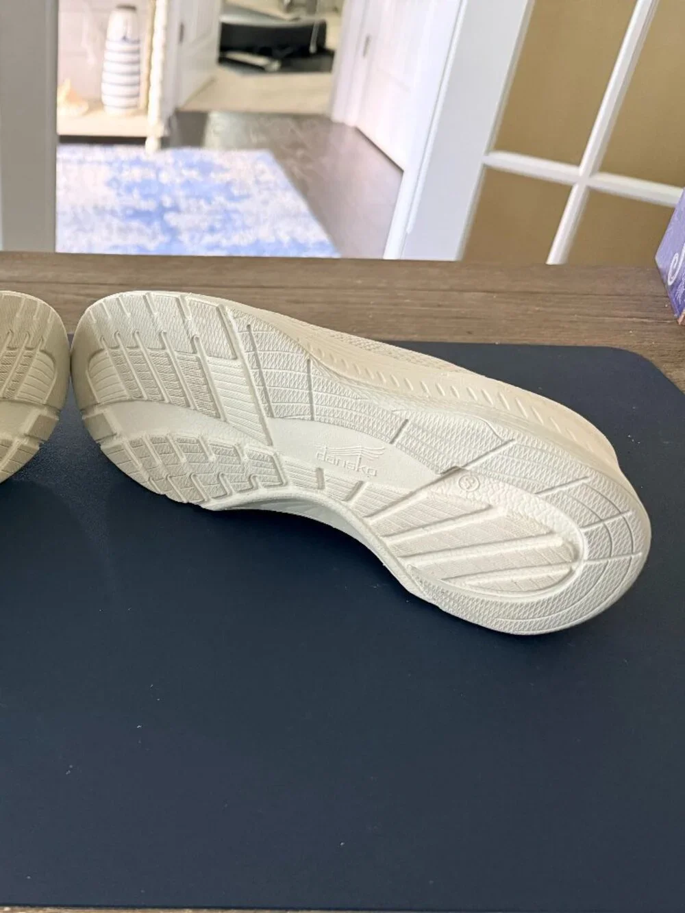 New Dansko Pep Knit Slip-On Shoe in White Size 40 (US 9.5-10) Without Box